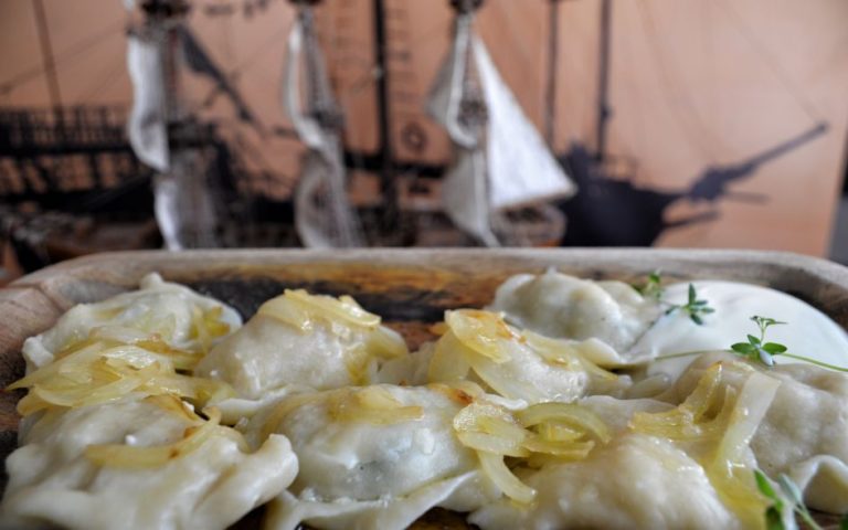 Prawdziwe pierogi ręcznie lepione w Restauracji Portowa