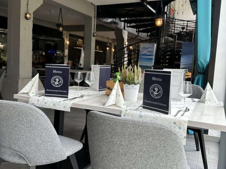 Sala restauracyjna Restauracji Portowa Śląsk